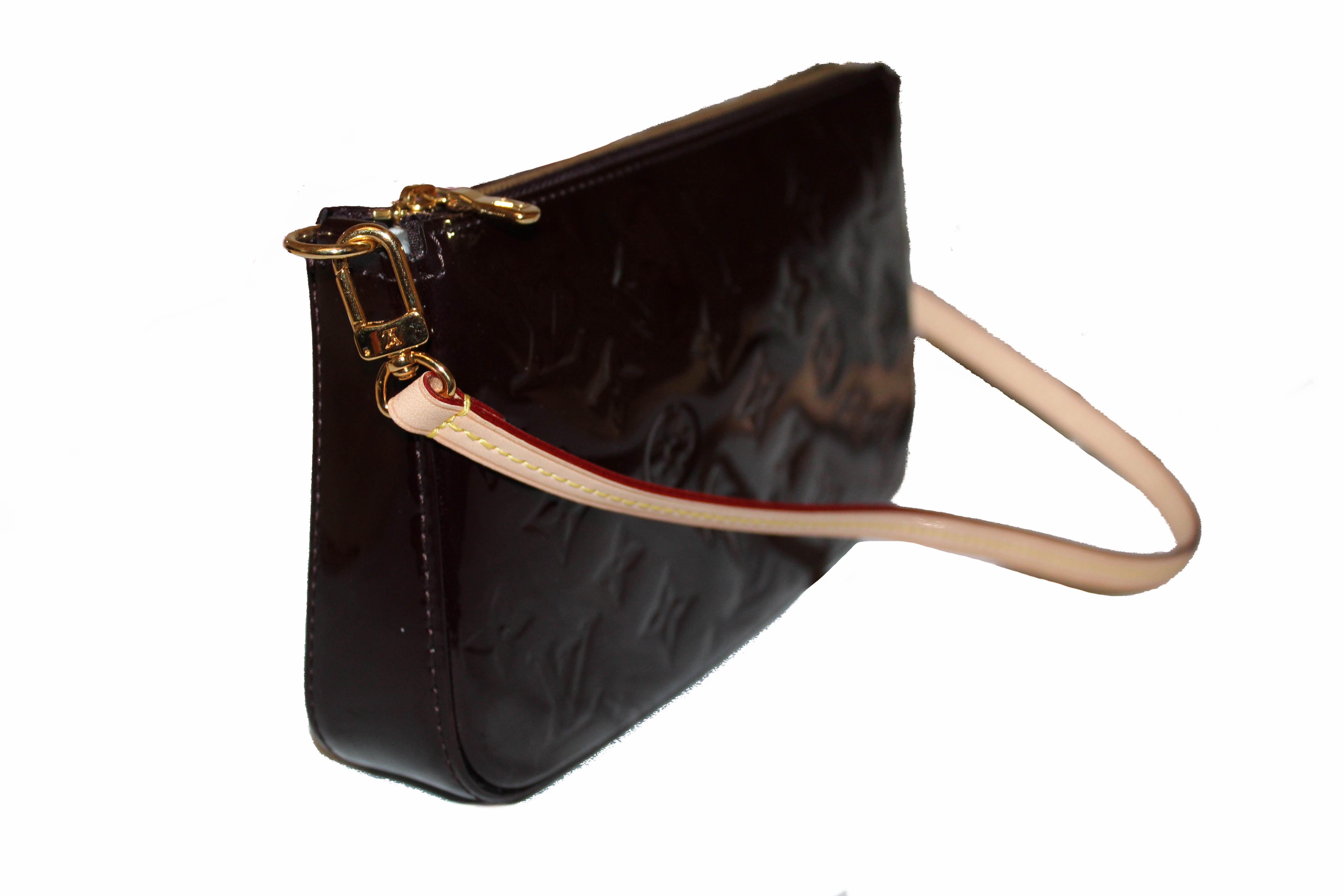 pochette shoulder bag