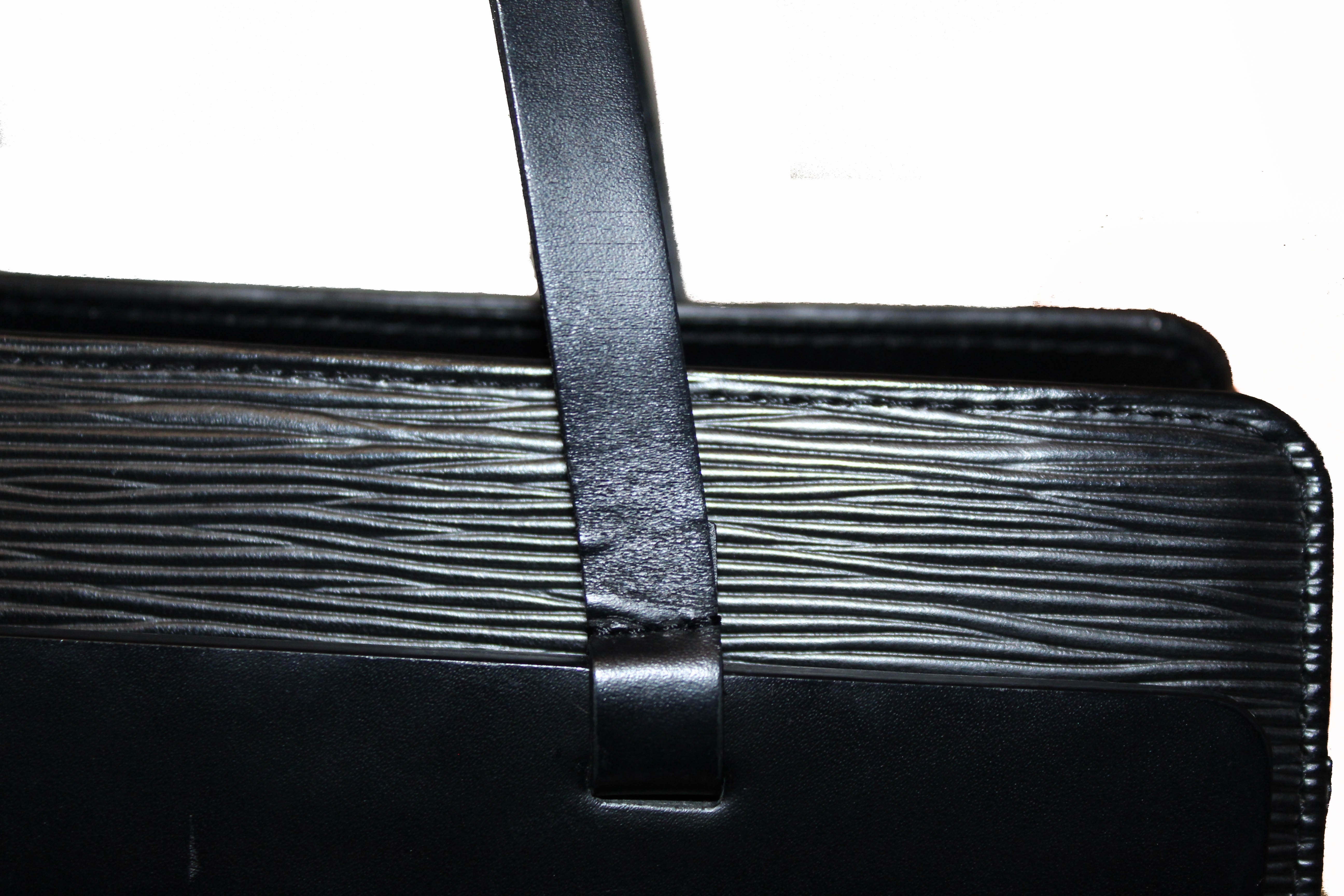 Authentic Louis Vuitton Black Epi Leather Croisette PM Tote Bag – Paris Station Shop