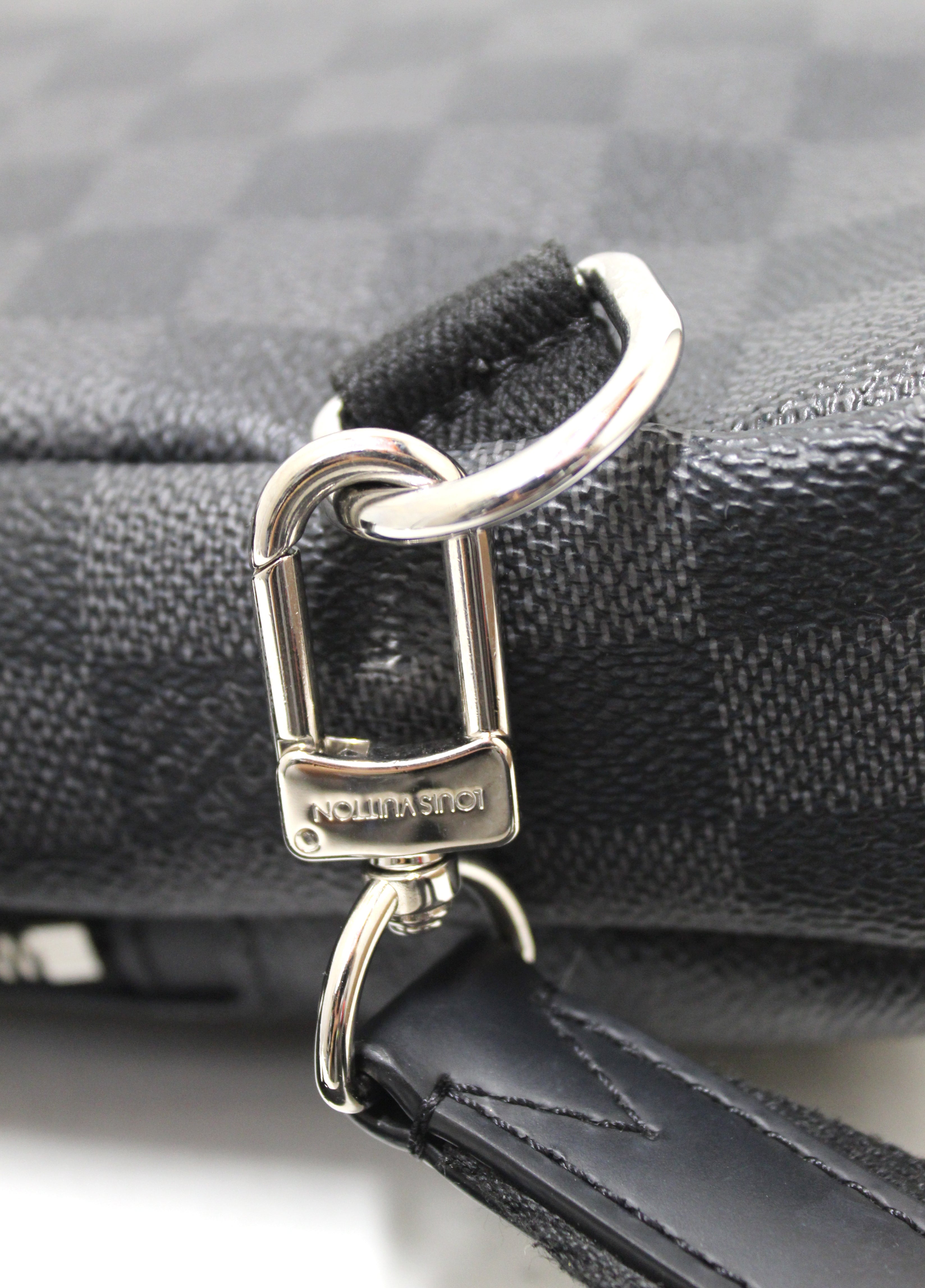 Louis Vuitton Avenue Sling Bag Authentic Italian | Paul Smith