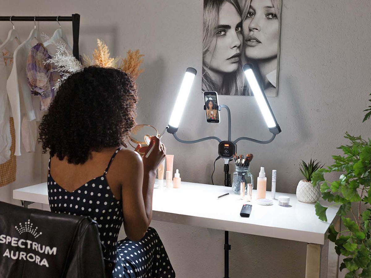 Choosing Lighting for Makeup Application |