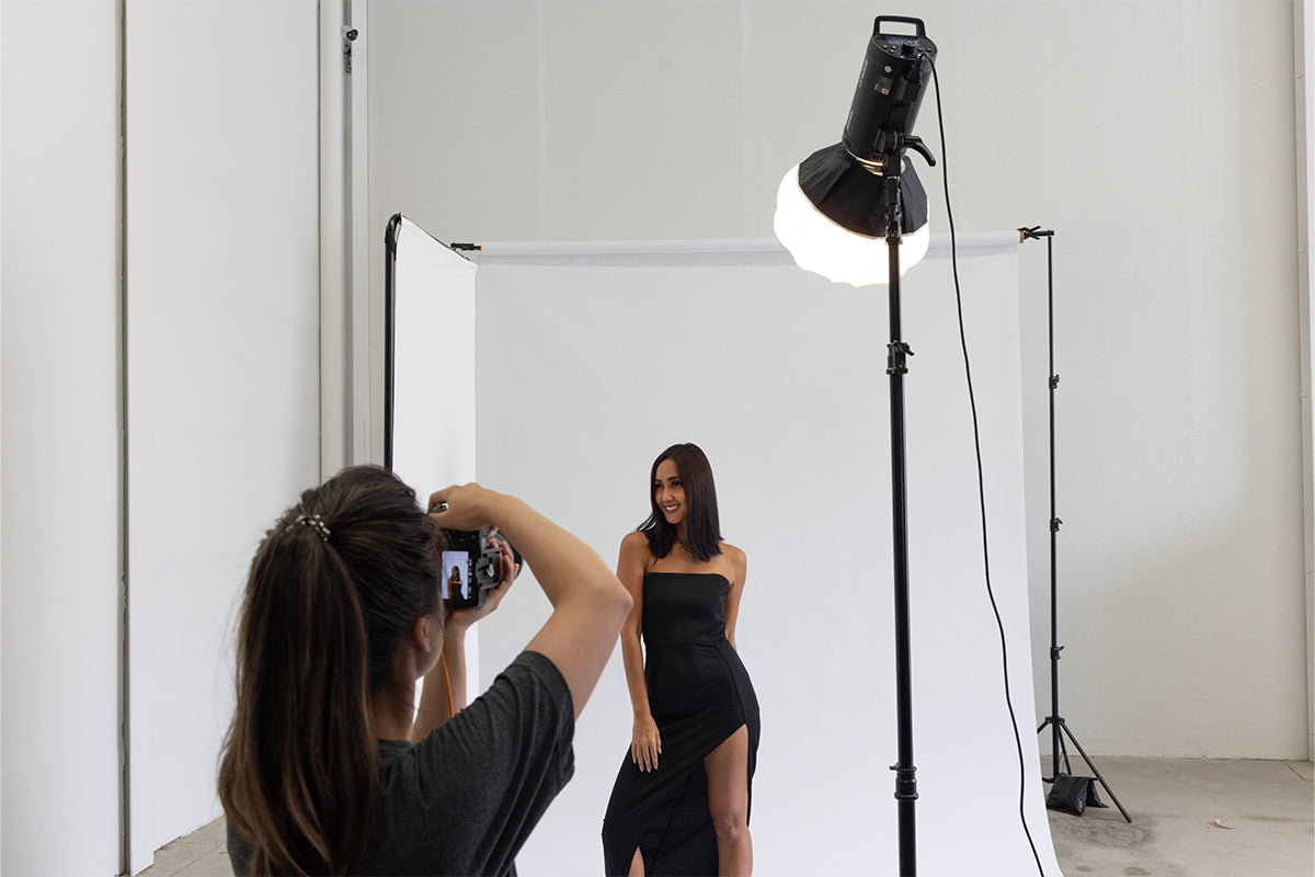 How To Use A Softbox: Uses, Type & Setup for photographers