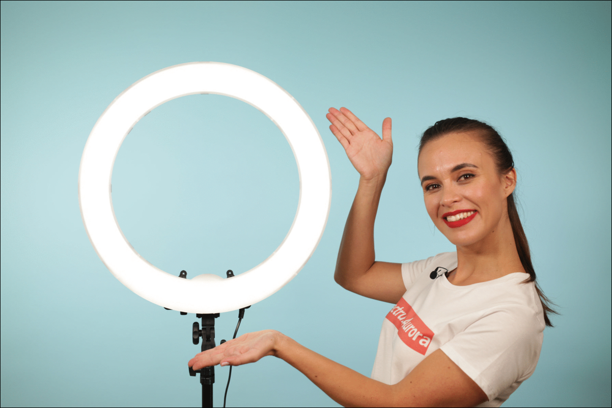 creating tutorials with a ring light and a stand