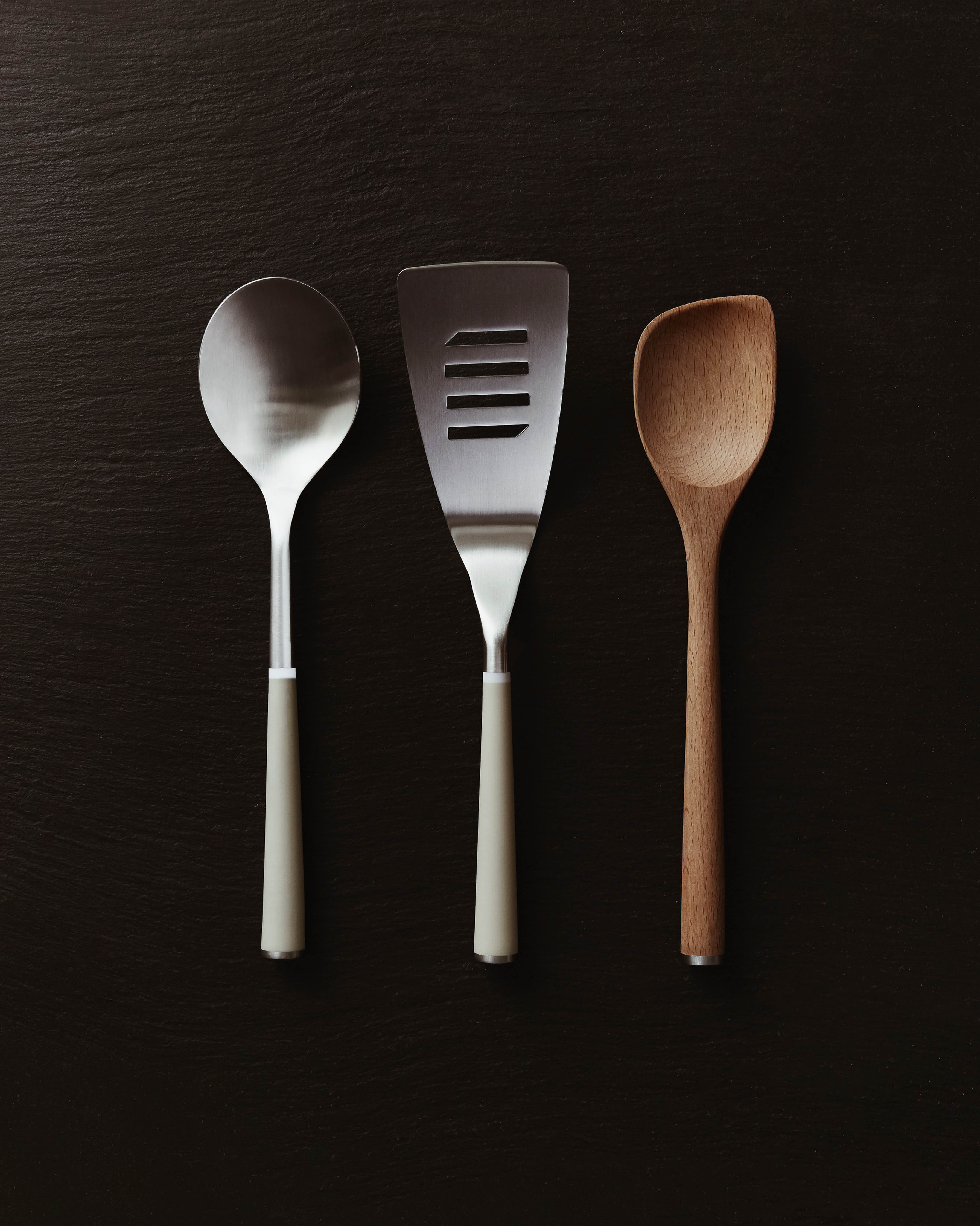 Material | The Kitchen Starter Set - Culinary Toolkit with Wooden Base + Coated Pan - Cooking Utensils