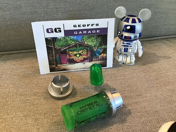 Disney Star Wars Galaxy S Edge Green Kyber Crystal Yoda Magic 8 Ball Geoffs Garage