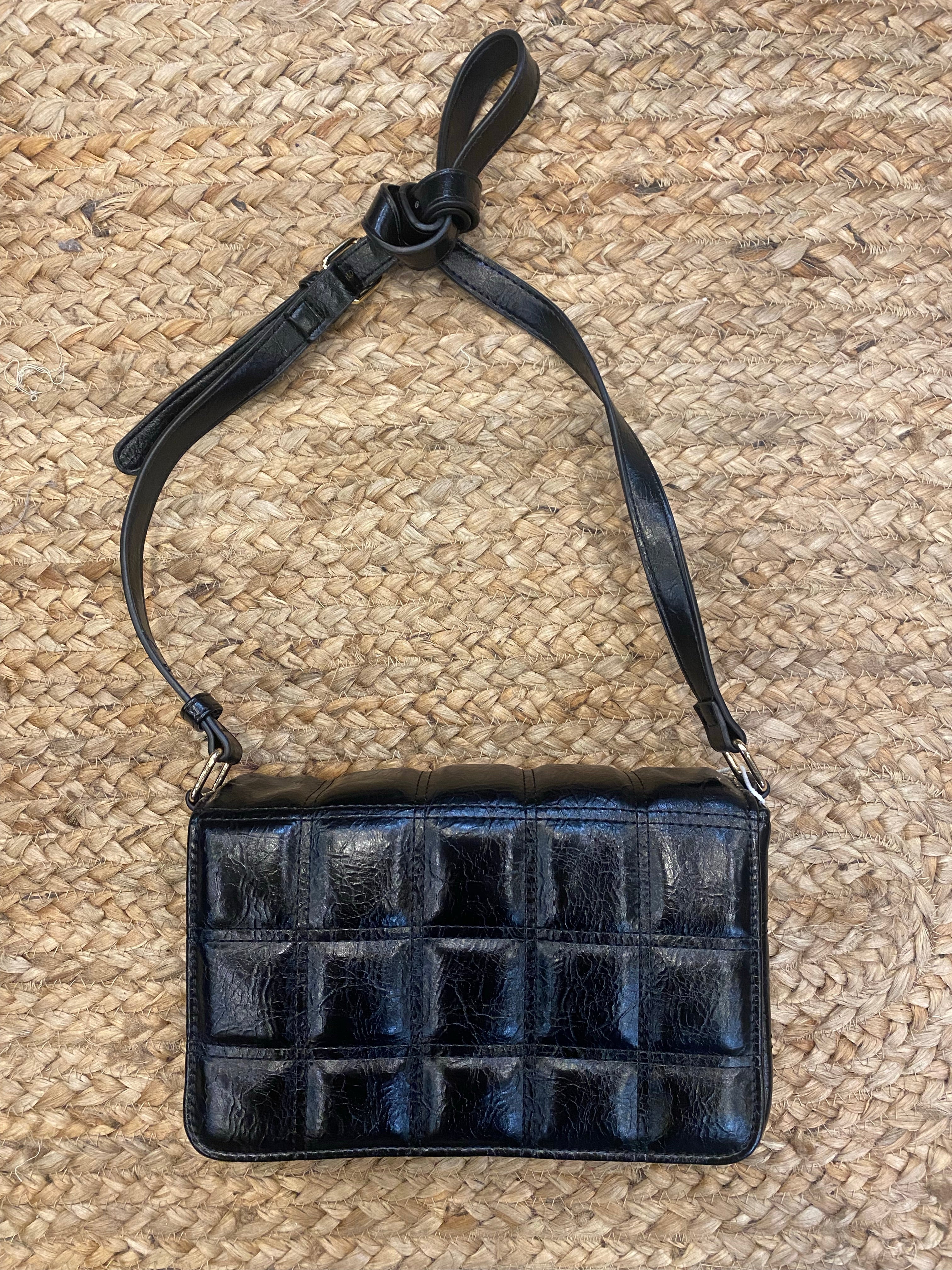 Runaway Quilted Crossover Bag