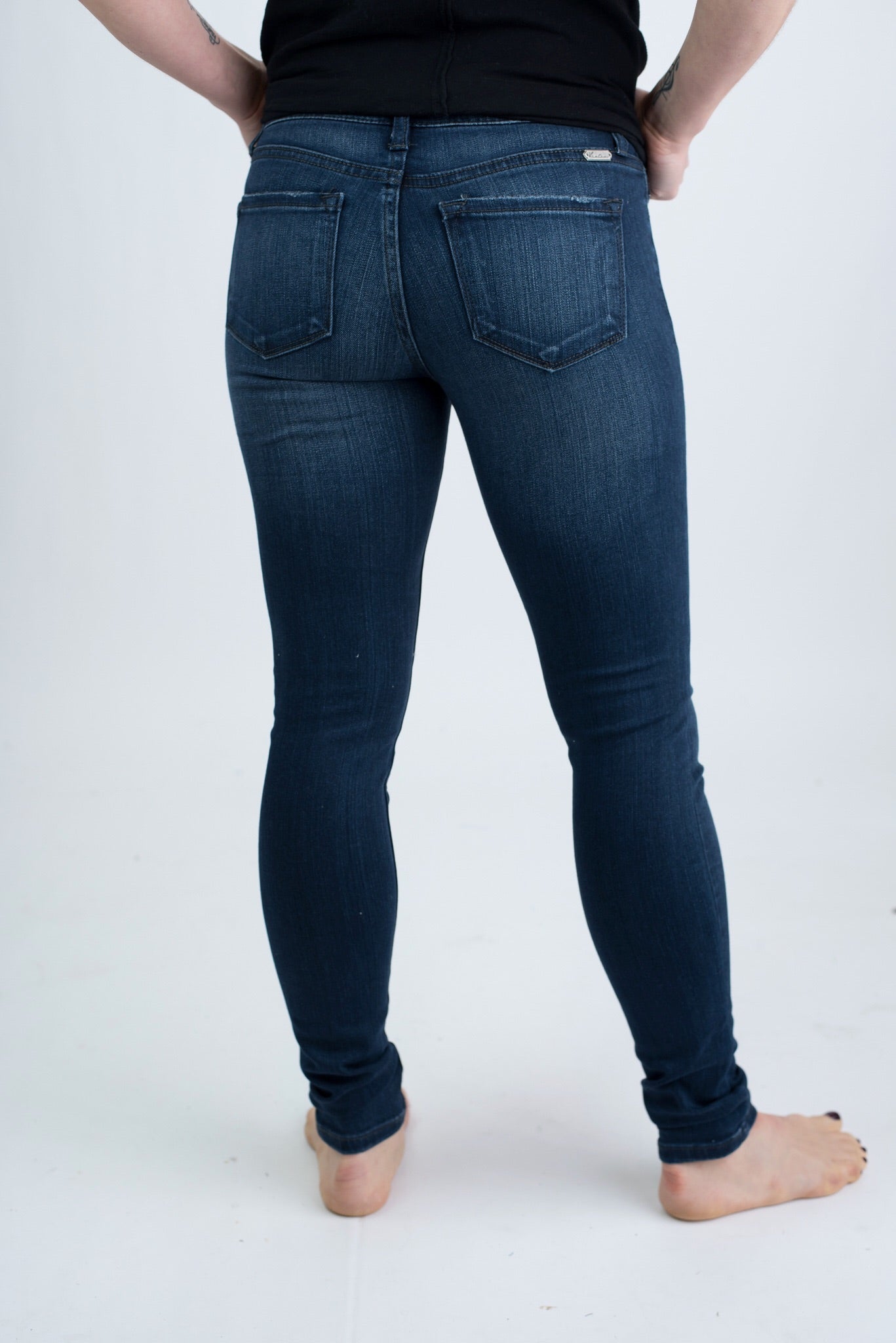 non distressed dark wash jeans