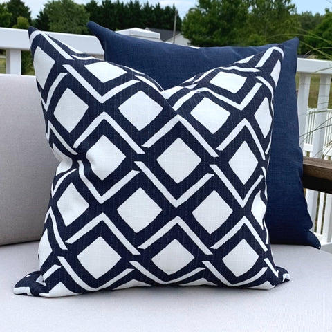 18 x 18 navy blue hand woven linen pillow cover with contrast edge – fort &  field