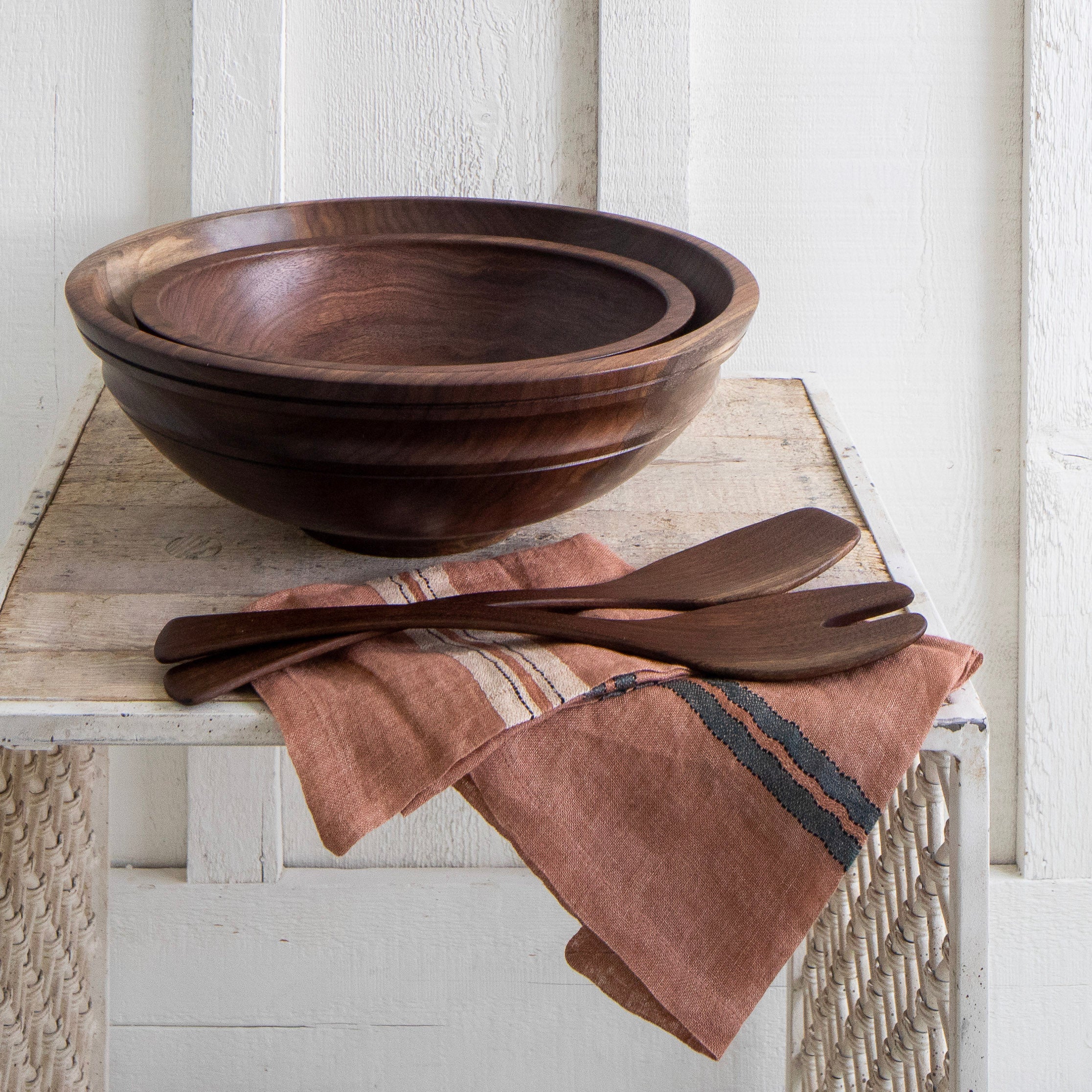 Small Single Live Edge Citrus Wood Cutting Board – Andrew Pearce Bowls