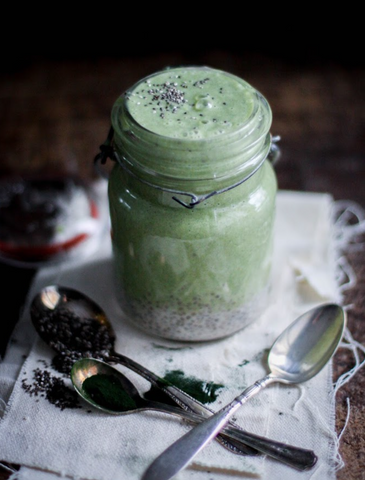 Green Powders for Smoothies - Creamy Cashew, Banana, and Spirulina Smoothie