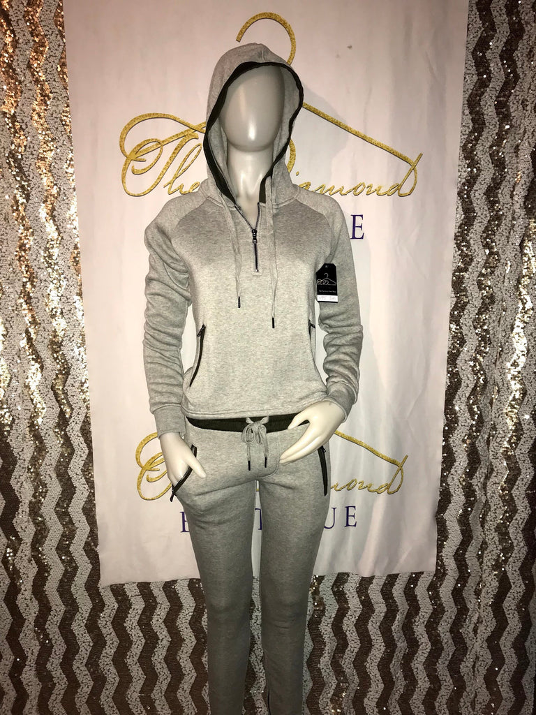 gray nike jogging suit