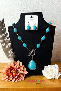Feather Howlite Necklace and Earring Set