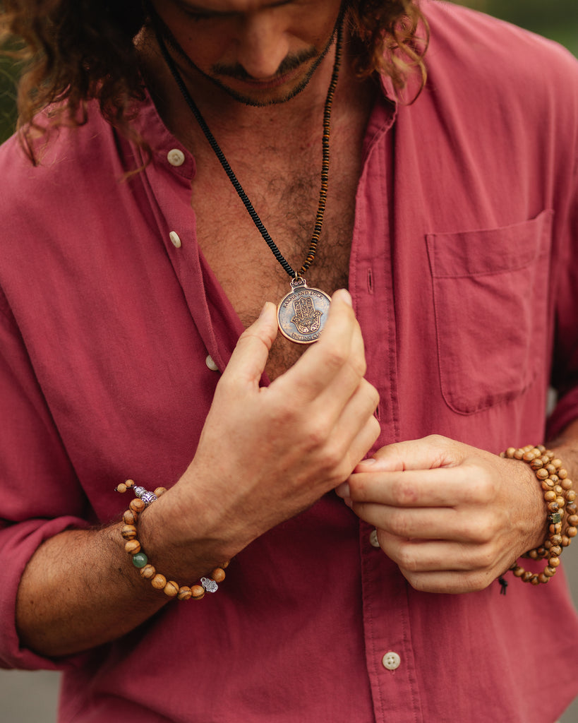 SINGLETON crystal pendant collar necklace