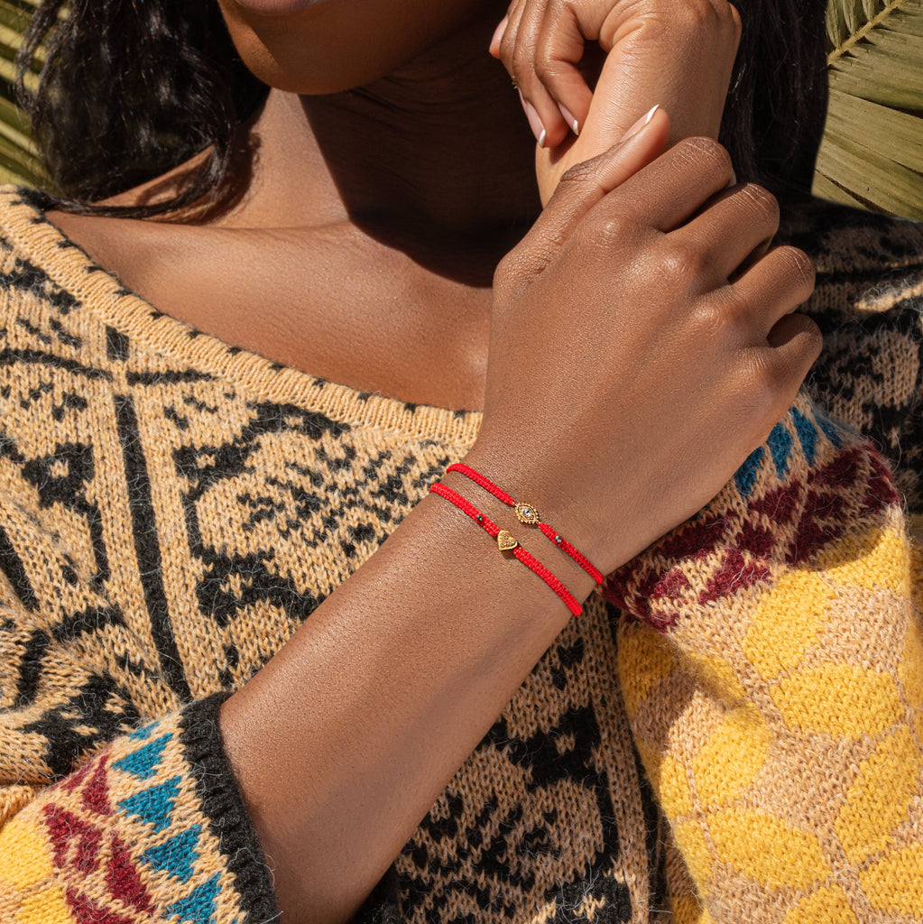 afrikansk usund kritiker The History Of The Red String Bracelet & How to Use It · Karma and Luck