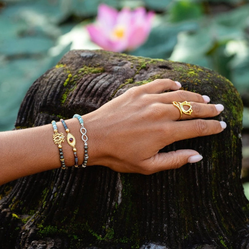 Discover Unique Bracelets in the Streets of Bali 🏝️