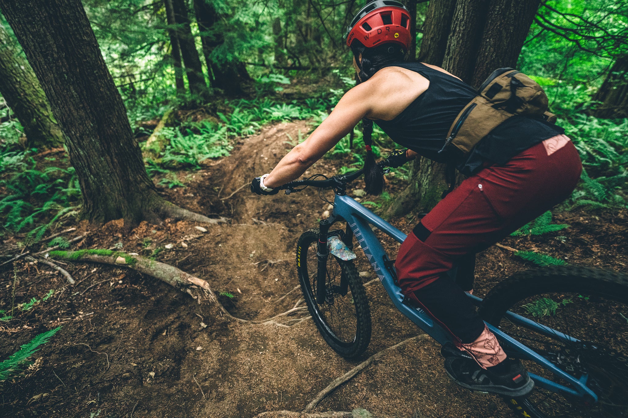 PNW Loam carbon MTB handlebar compliance and comfort vs. control