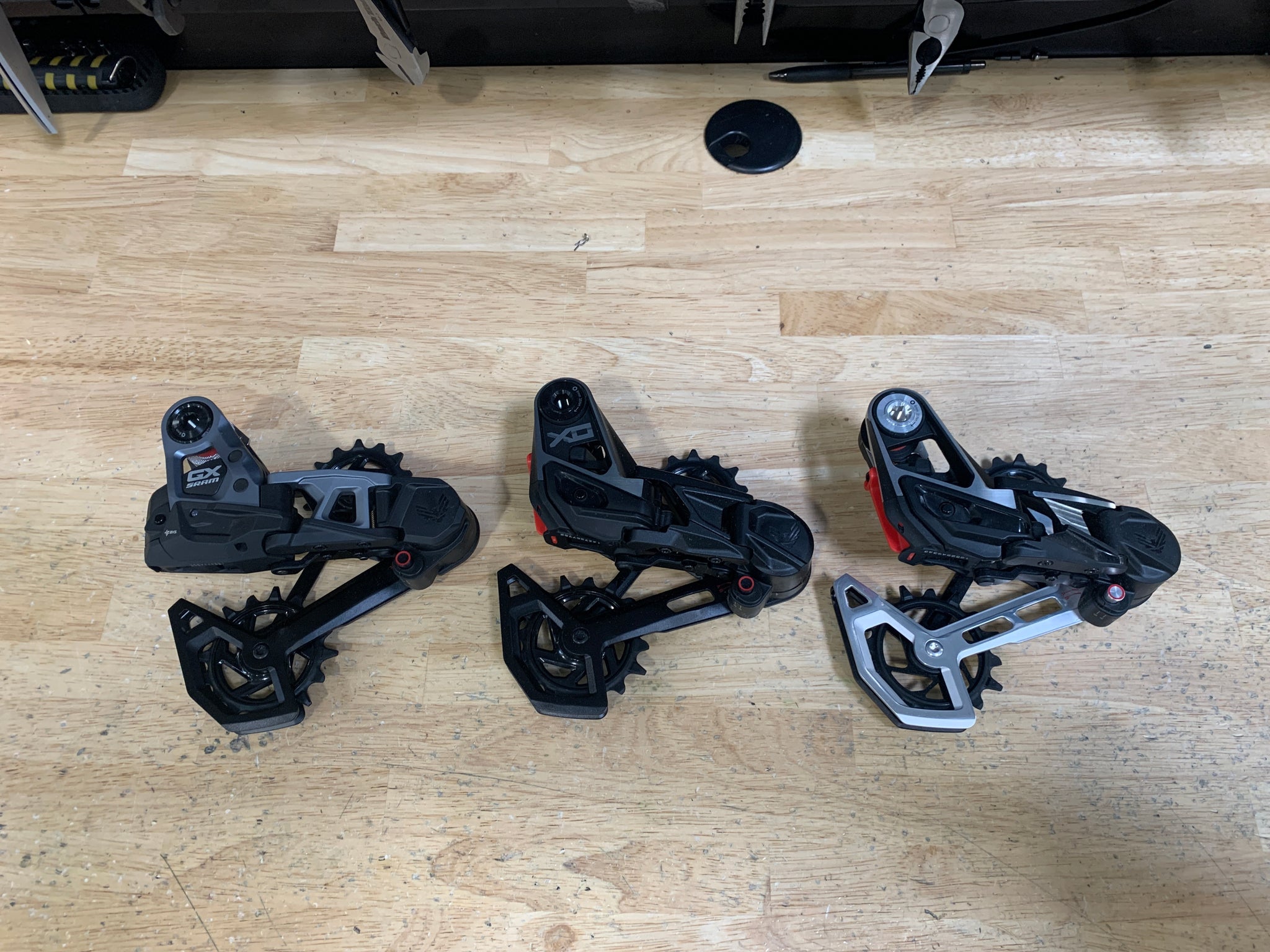 SRAM GX vs. X0 vs. XX Transmission: Rear Derailleurs finish