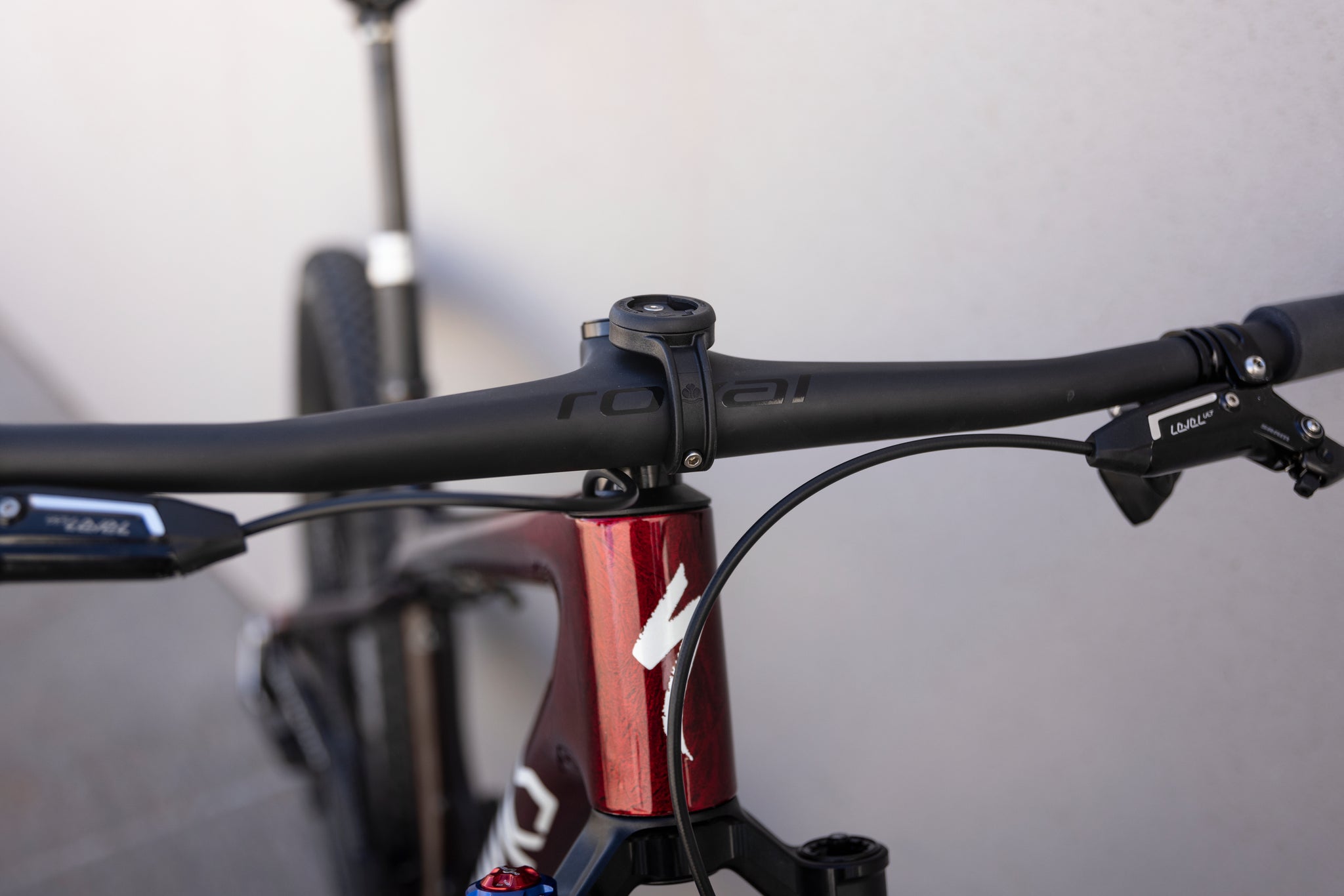 Specialized Epic World Cup headset cable routing