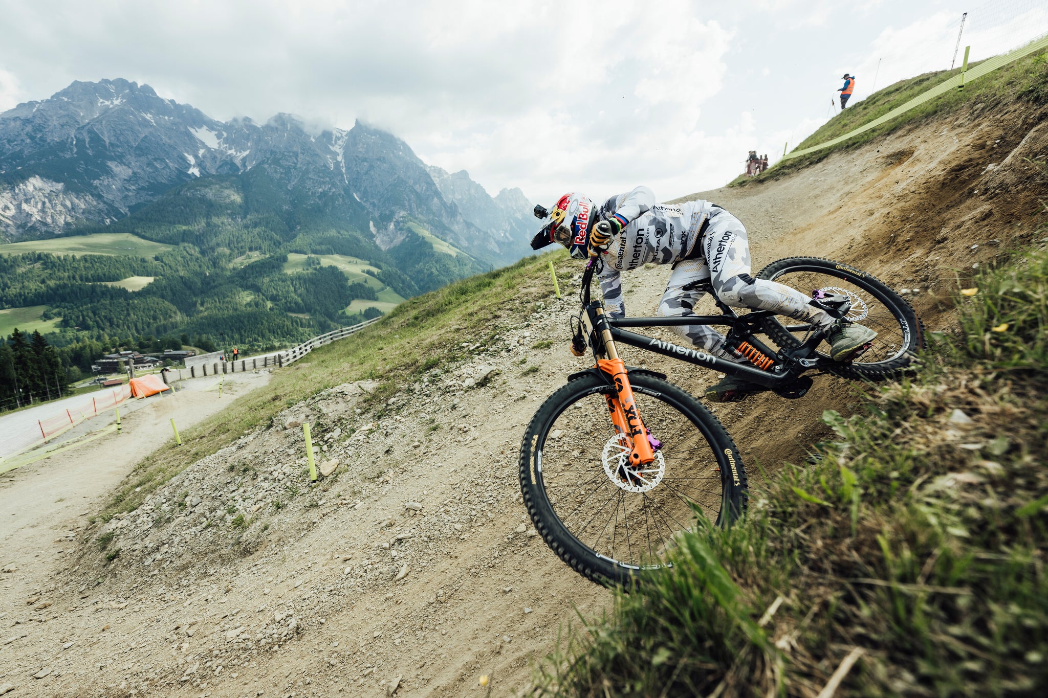 Rachel Atherton DH bike Leogang