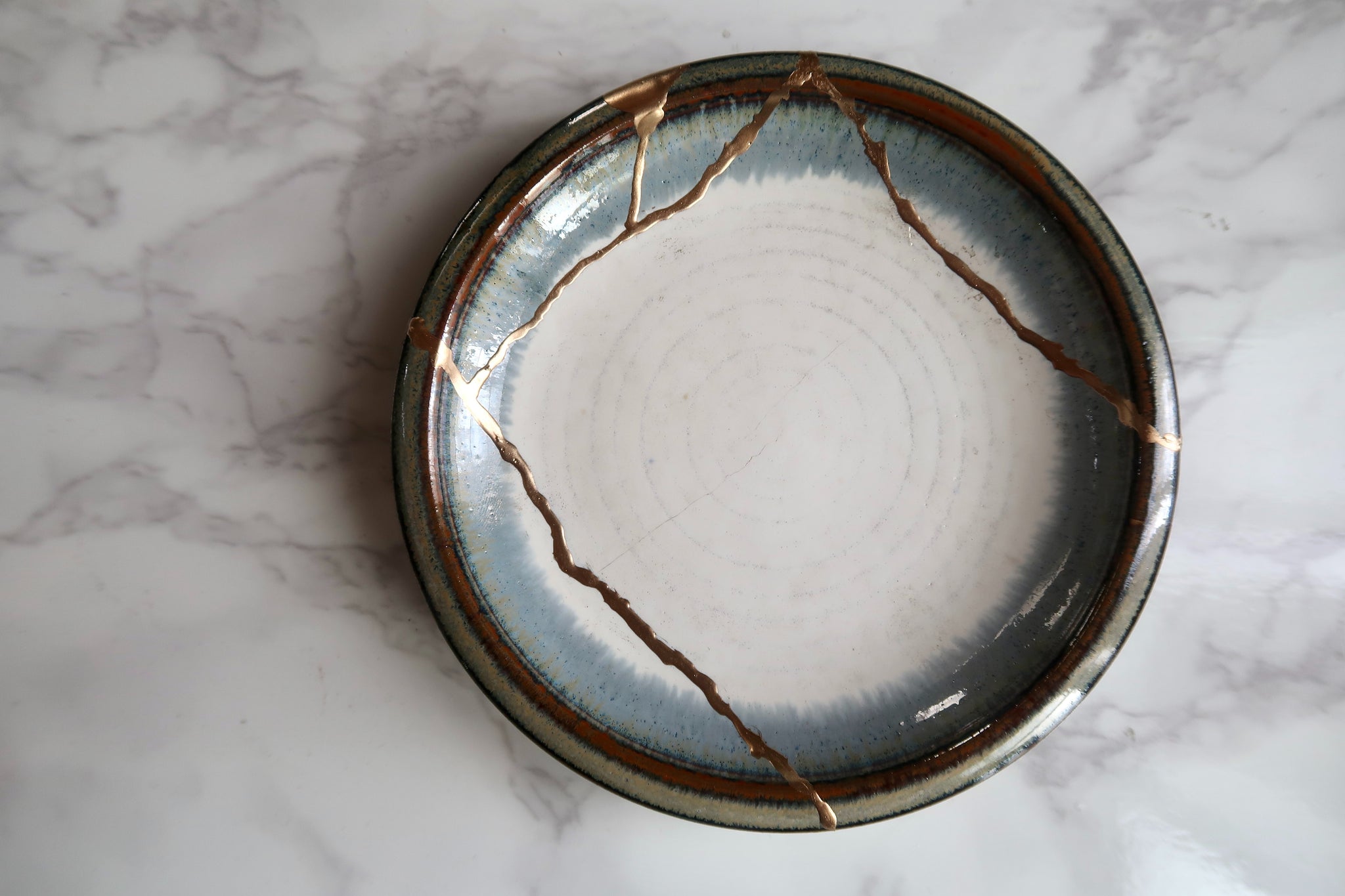 Kintsugi pottery