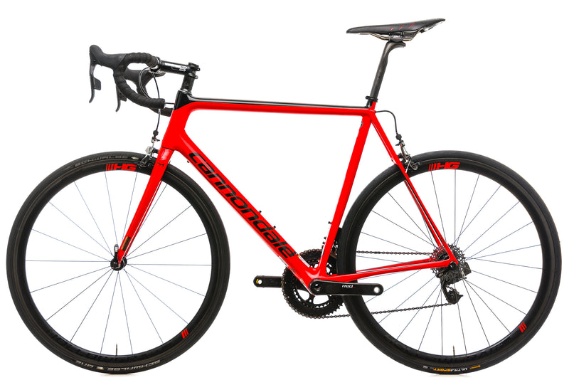 red cannondale road bike