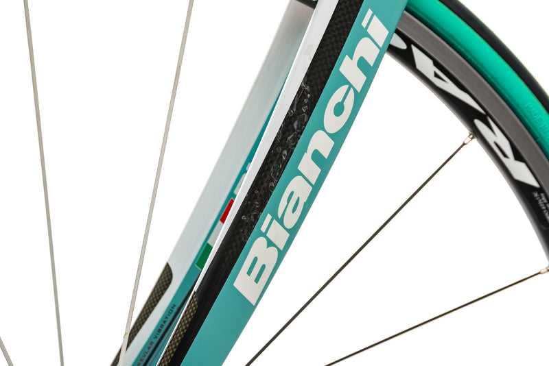 bianchi carbon fiber road bike