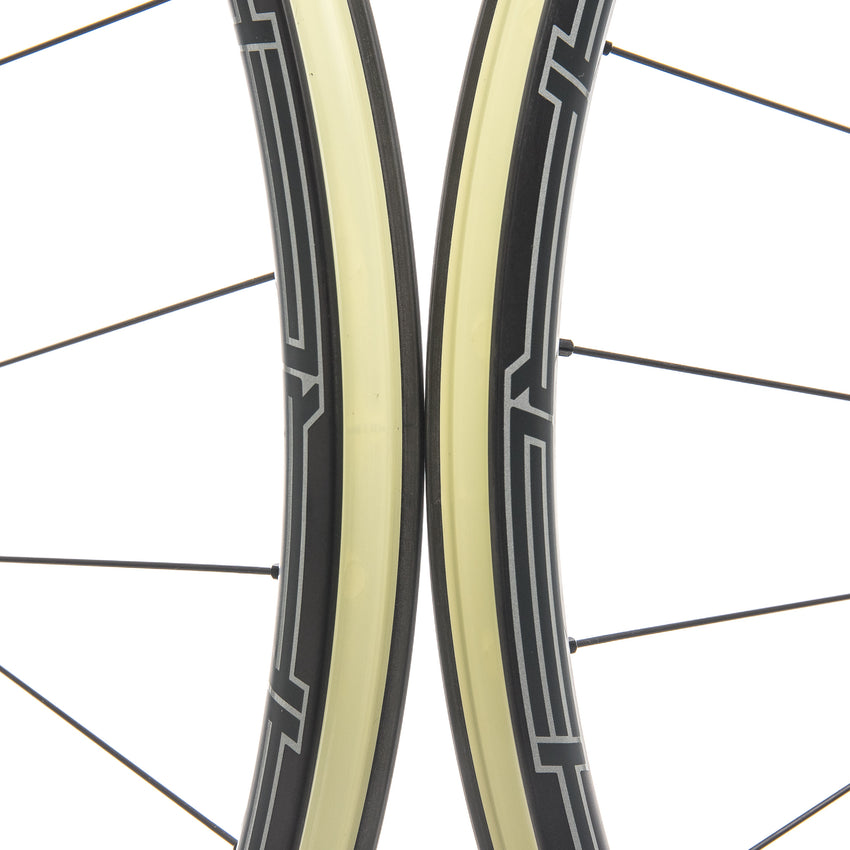 Stan's NoTubes Arch CB7 Carbon Tubeless 29" Wheelset front wheel