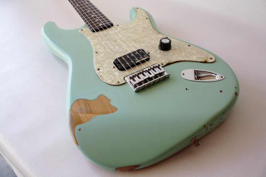 Fender Tom Delonge Stratocaster Surf Seafoam Green 