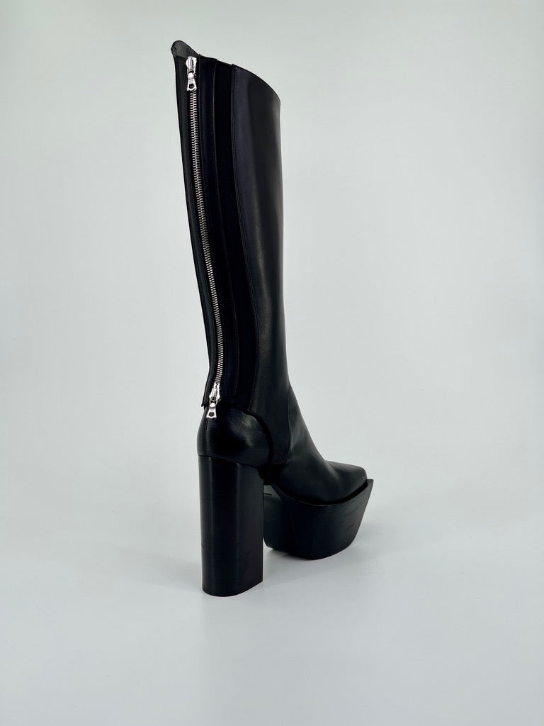 BLACK LEATHER STIRRUP