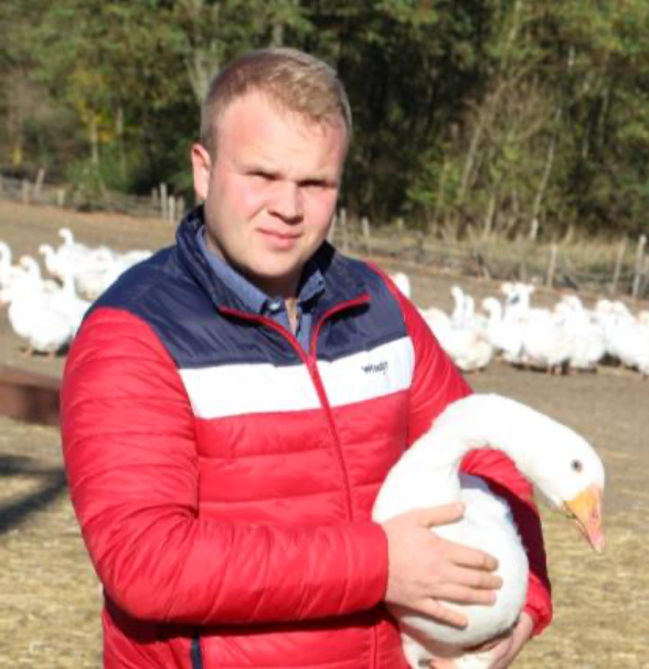 Landwirt Adam Nowak. Hier kommt der GANS EINFACH Gänsebraten zum bestellen in Bioqualität her.