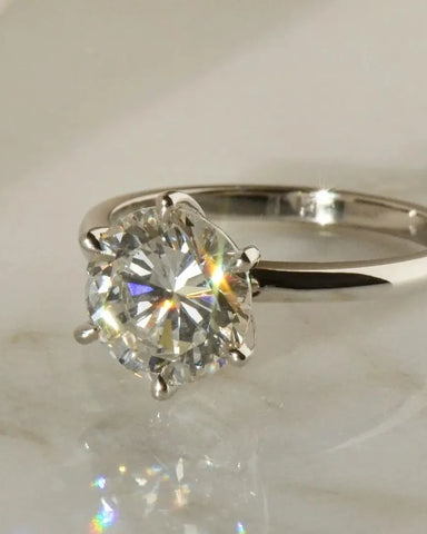 Round Cut Diamond Ring
