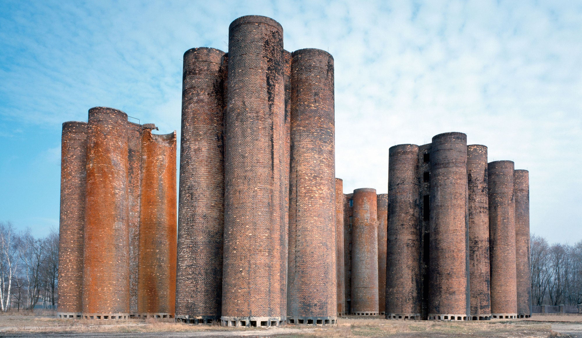 Lauchhammer bio-towers, Lauchhammer,  Germany, 1958  - Brick by William Hall - Published by Phaidon