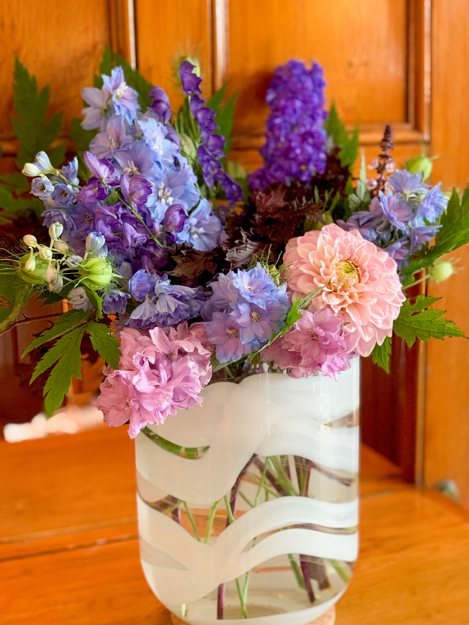 Davis Designs has the most gorgeous summer flower arrangements to impress guests and beautify your home without making any major design changes. Get inspired!