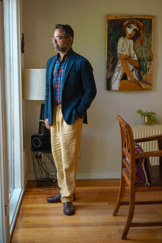 51 Style Talk - Dark Blue Unstructured Sports Coat with Linen Shirt and Linen Trousers paired with Dark Brown Tomlins Leather Casual Low-Top Sneakers