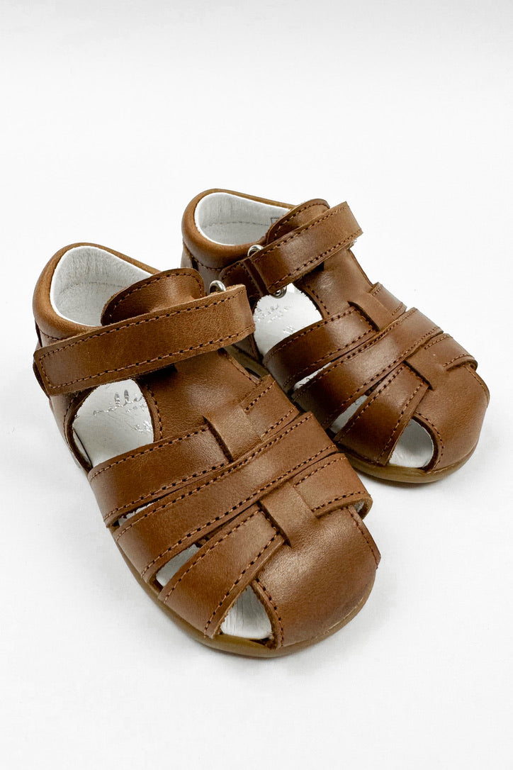 León Shoes X M&J "Pedro" Brown Leather Sandals | iphoneandroidapplications