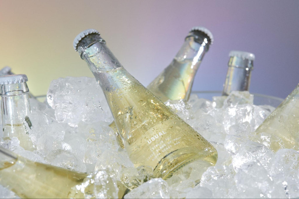 Sauvignon Blanc: Usual Wines bottles soaked in ice
