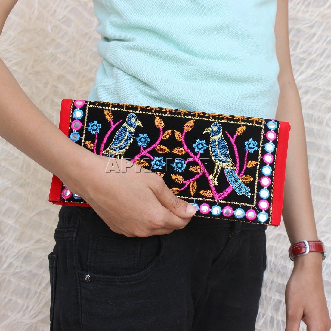 Ladies Embroidered Clutch Bag, Feature : Easy To Carry at Rs 600 / Piece in  Patna