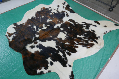 Speckled Cowhide Rug Size 6 X 6 Ft Tricolor Speckled Cowhide Skin