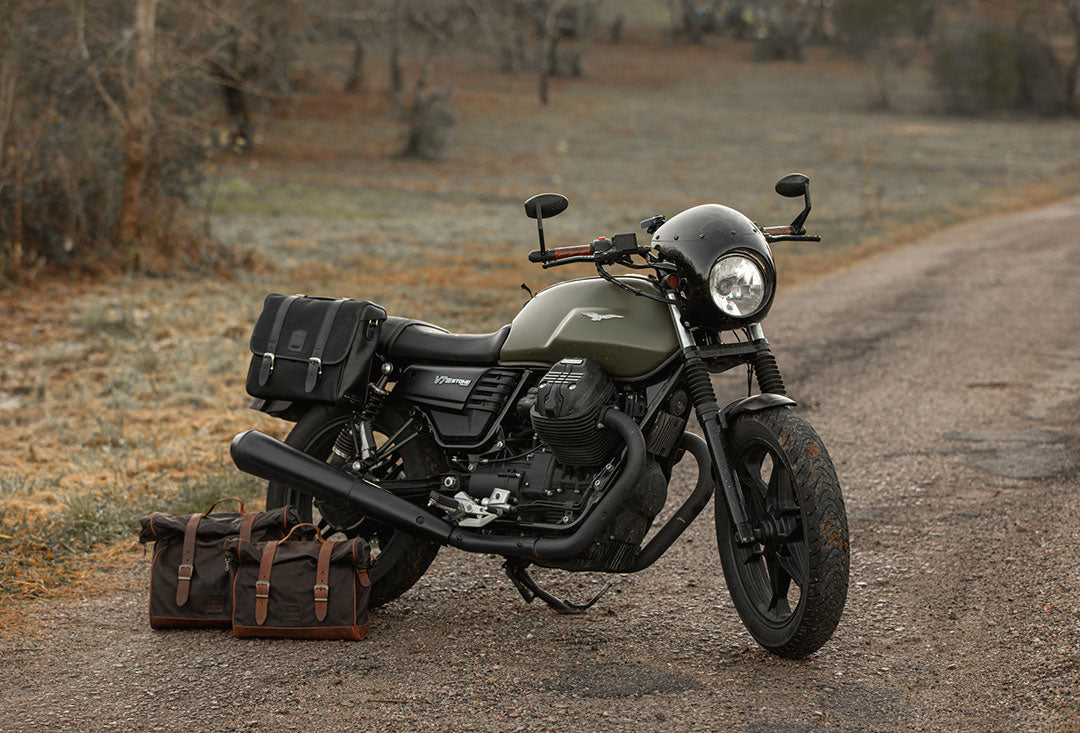 Soft saddlebag on Moto Guzzi V7 III Stone.