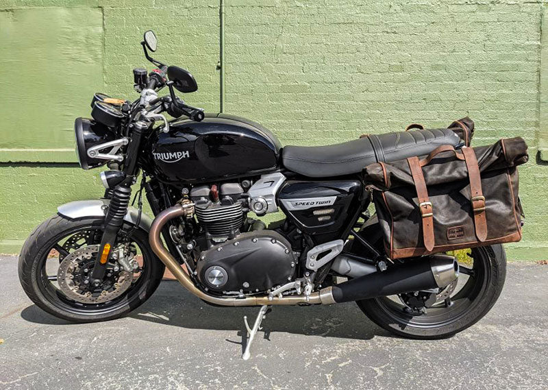 Large saddlebags Triumph Speed Twin.