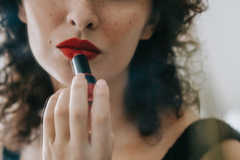 How to Apply Lipstick Like a Pro