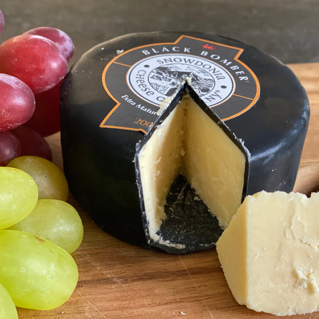 An image of Little Black Bomber Extra Mature Cheese 200g