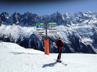 woman skiing