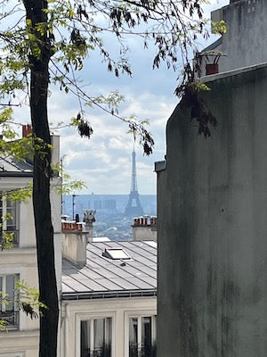 montmartre eiffel tower