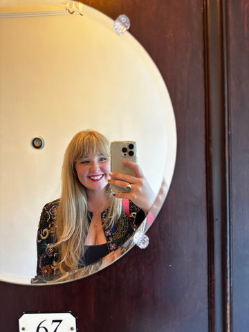 woman taking mirror picture