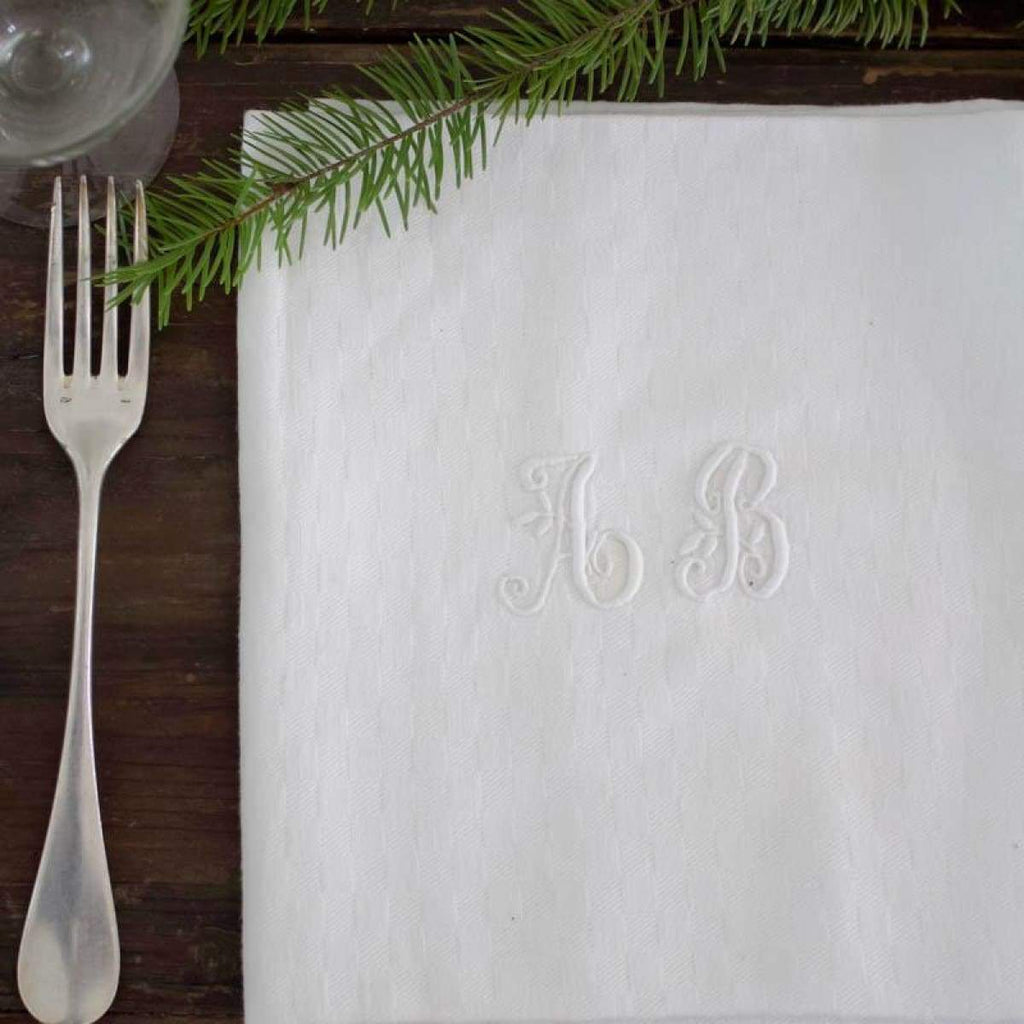 https://cdn.shopify.com/s/files/1/2336/3701/products/vintage-napkin-set-of-4-the-french-kitchen-core-napkins-online-linens-fork-tablecloth-cutlery-844_1024x1024.jpg?v=1598883790