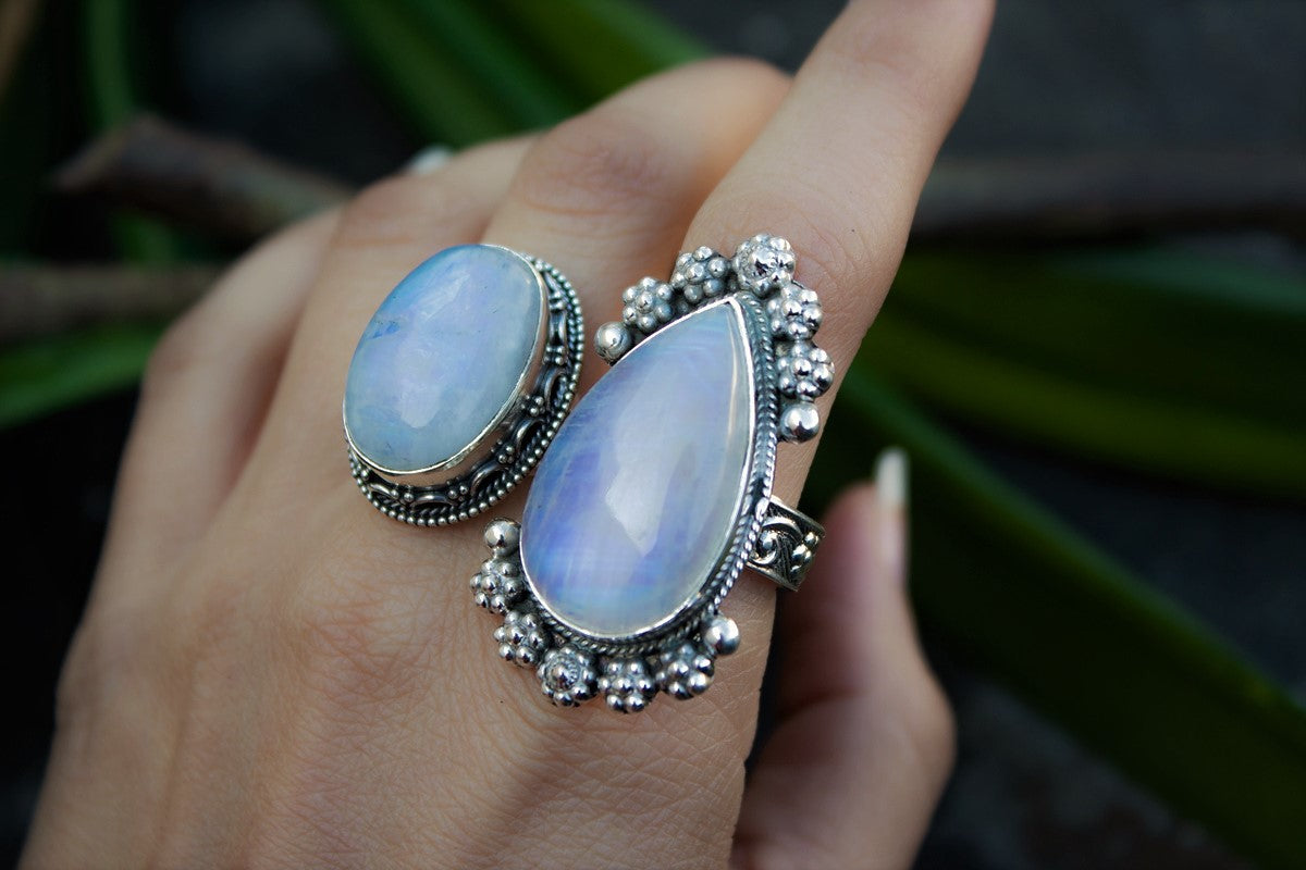 Pear Shape Moonstone Gemstone 925 Sterling Silver Statement Ring, Fert