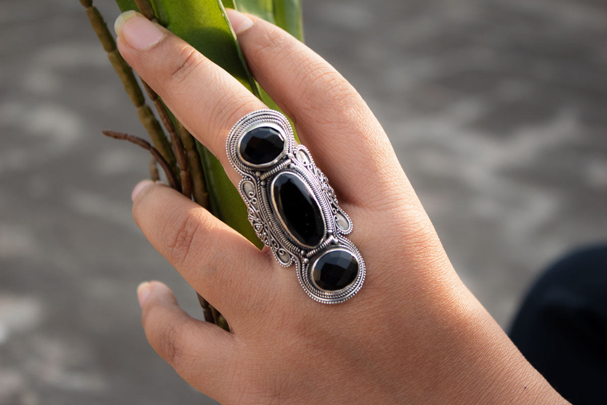 Three Stone Black Onyx Long Ring Statement Ring Ar 1016 Its Ambra