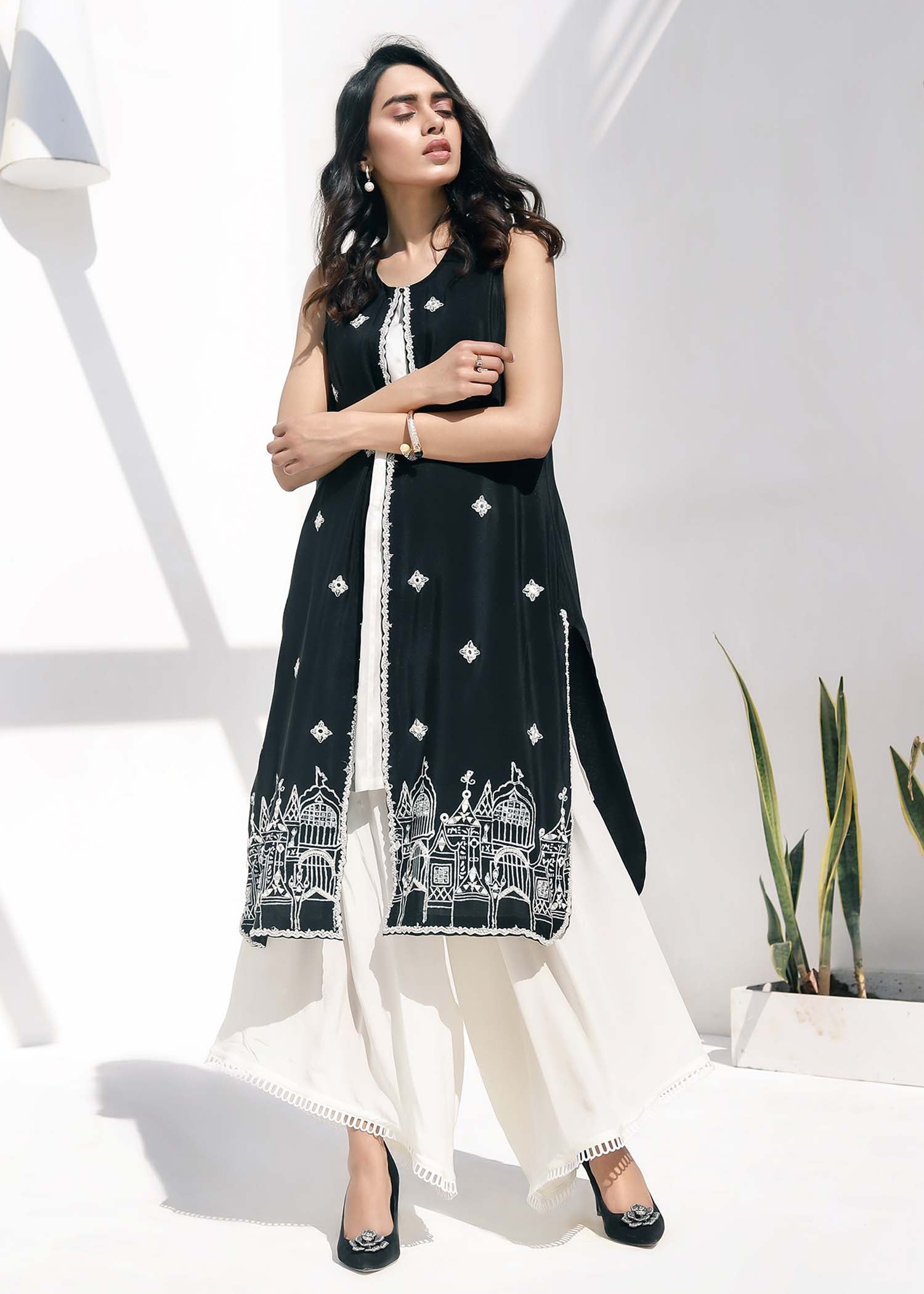 White and silver mirror worked sleeves (two piece set) – Natasha Kamal | Mirror  work dress, White and silver dress, Party wear frocks designs