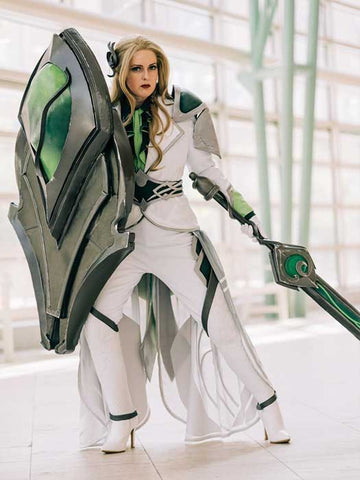 Image of cosplay character: Leona from League of Legends