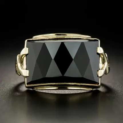 A gold and black chalcedony Art Deco ring; Image: Lang Antiques